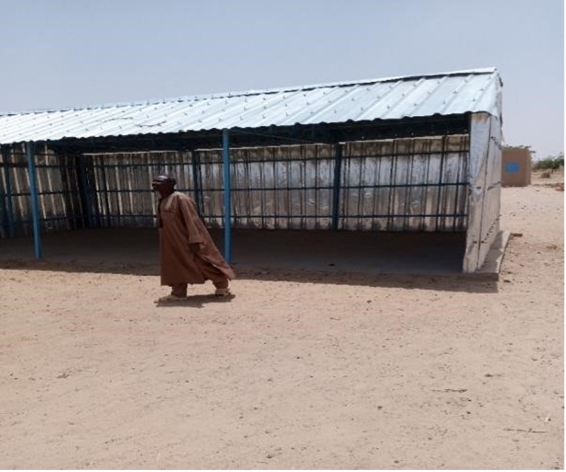 Hangar de séchage de foin construit à Doumana par le PAM (commune de Chadakori).jpg